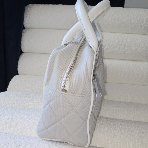 AUTHENTIC VINTAGE CANVAS CHANEL HANDLES BAG, USED CONDITION - Picture 3 of 15